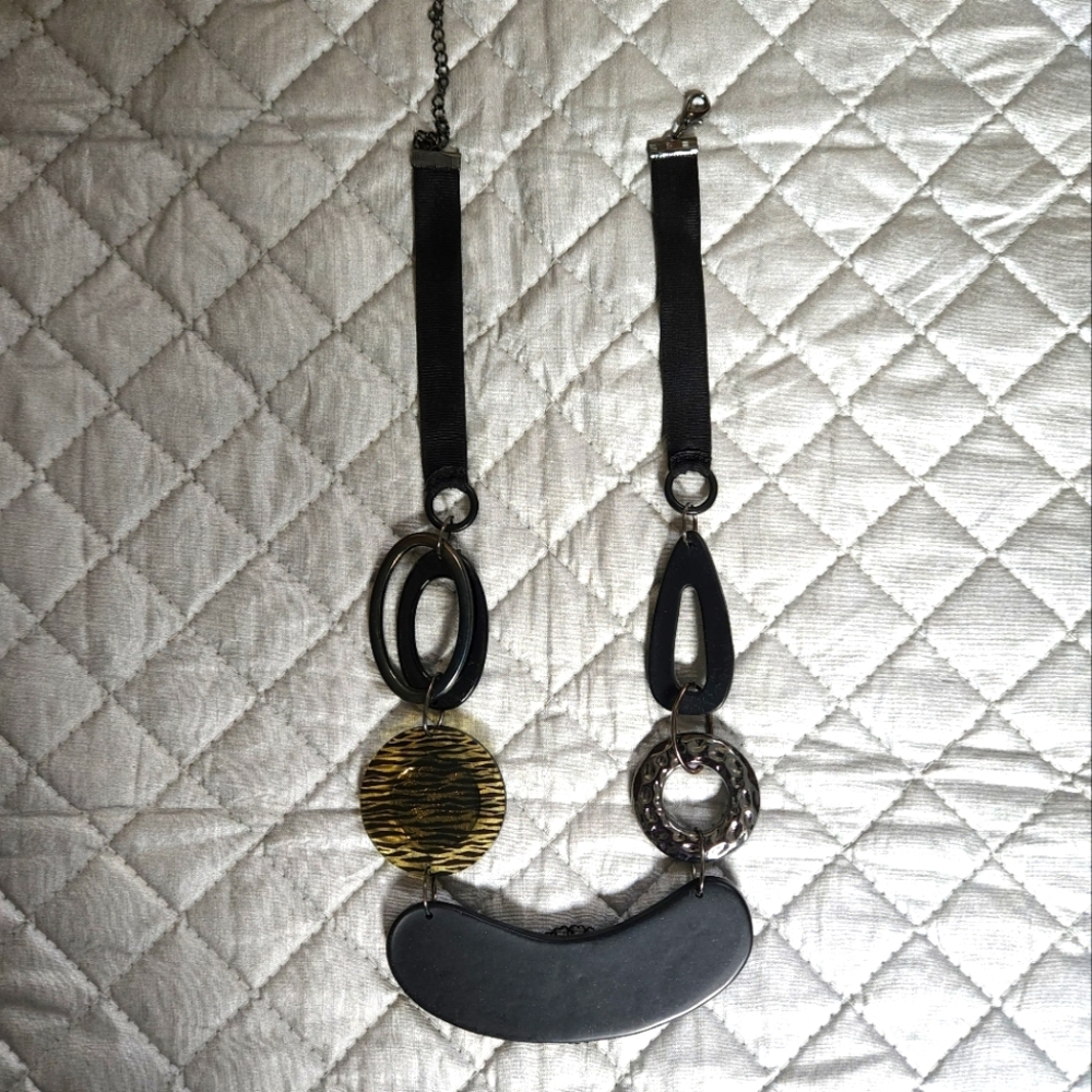 Funky Chunky Necklace 😍 - Picture 3 of 4